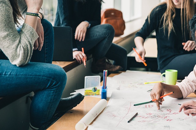 Studenten beim studieren